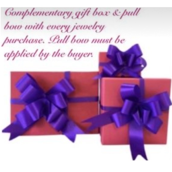 New Contemporary Gold Square Pierced Earrings - Picture 2 of 2